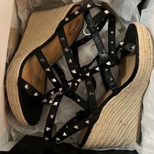 New in box Torrid Wedges size 10.5
